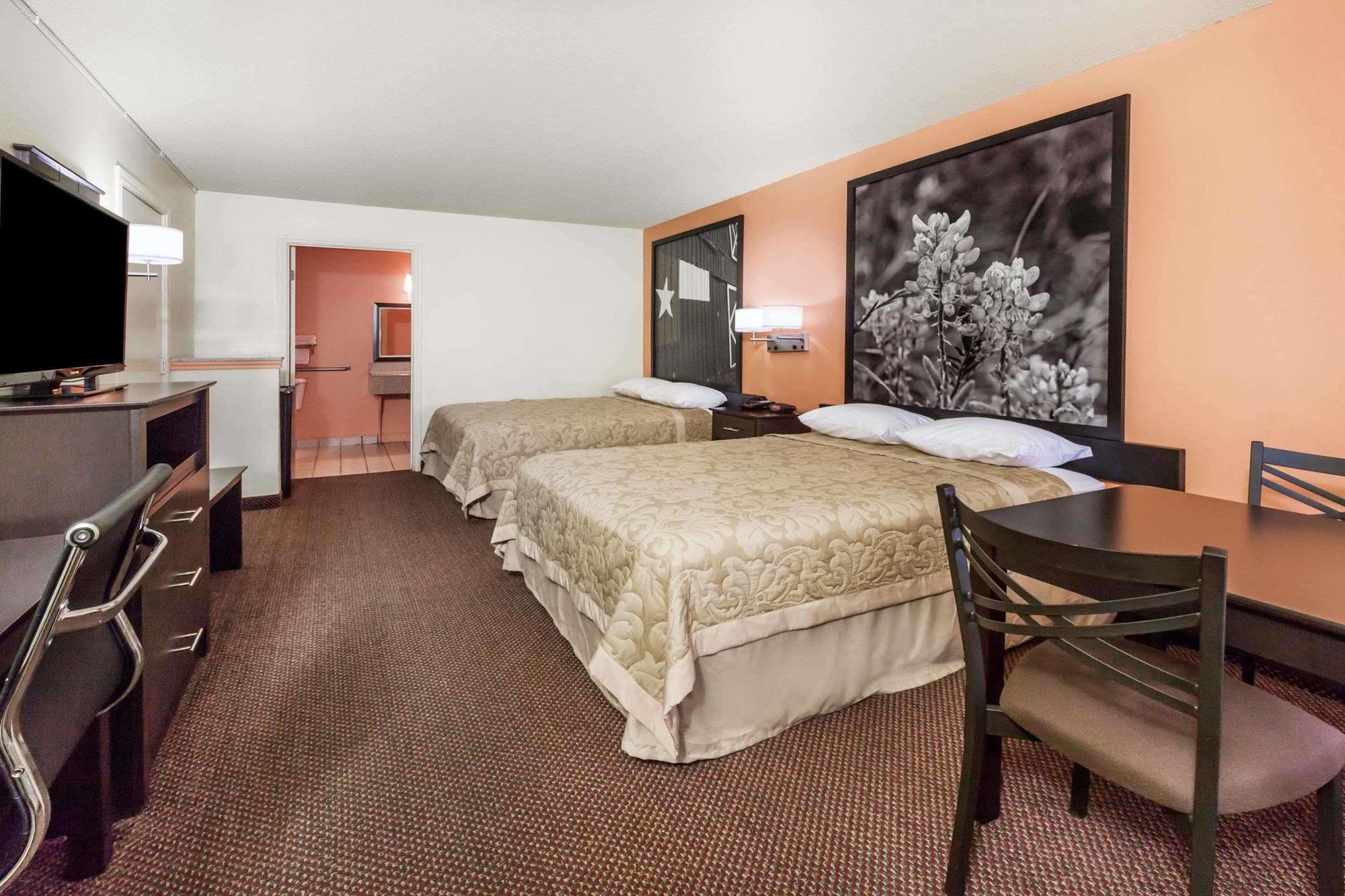 ซูเปอร์ 8 บาย วินด์แฮม ปาเลสไตน์ Hotel ภายนอก รูปภาพ